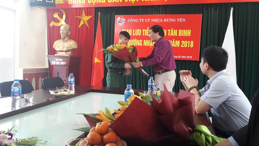 Chương trình giao lưu tân binh tại Nhựa Hưng Yên